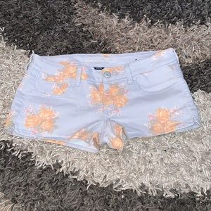 American Eagle Floral Stretch Shorts size 12 good cond side slats